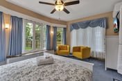 *Close to the Falls*Big Historic Home*A/C*Parking*