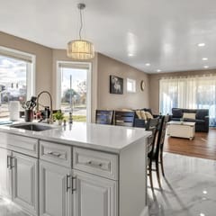 *Riverview*Walk to Falls*2BDRM*Renovated*1st floor