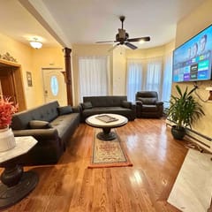 Very Spacious 4 Bedroom & 4 baths Niagara Falls