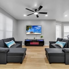 Walk to Falls l Huge l 6 BDRM l 3.5 Bath l Remodel