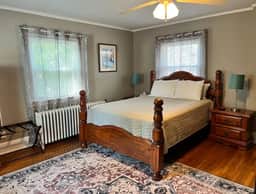 *Big Historic Home*A/C*Parking* - Image 4
