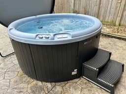*Close to the Falls*Hot Tub*Easy Checkout*Parking* - Image 2