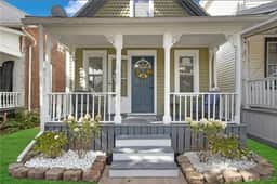 *Perfect Vacation* Cozy Lancaster Village Bungalow - Image 2