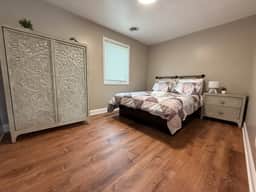 *Riverview*Walk to Falls*2 BR Renovated*2nd floor - Image 3