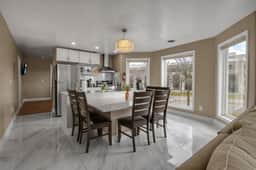*Riverview*Walk to Falls*2 BR Renovated*2nd floor - Image 4
