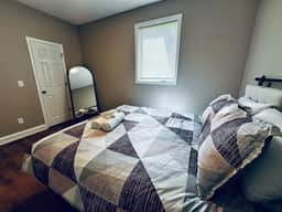 *Riverview*Walk to Falls*2BDRM*Renovated*1st floor - Image 5