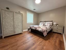 *Riverview*Walk to Falls*Newly Renovated*4 BDRMS* - Image 3