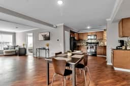 Modern 3 Bedroom, 3 Bath First-Floor Stay - Image 2