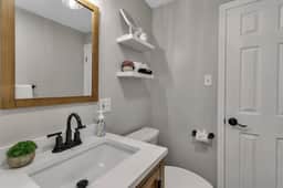 New*Clean*3BDRM*Centrally Located*Free Parking*A/C - Image 4