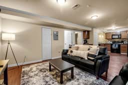 Spacious 3 bed/3 bath  Apartment No stairs - Image 3
