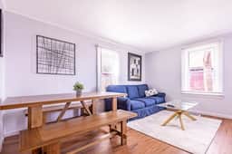 Spacious 4BR 2 Bath Apartment near Niagara Falls - Image 5
