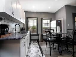 The Green Ashland-4BR,2BTH minutes from the Falls - Image 2