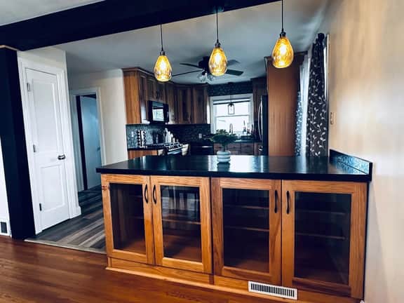 *Central location*Clean*Parking*2BDRM*A/C - Image 5