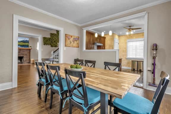 *New*Close to Falls*Beautiful*Spacious*Parking*A/C - Image 3