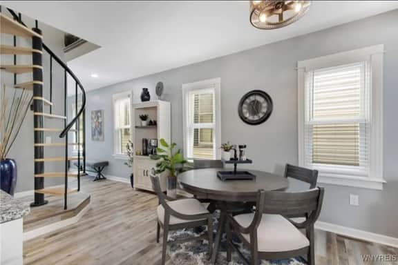 *Perfect Vacation* Cozy Lancaster Village Bungalow - Image 4
