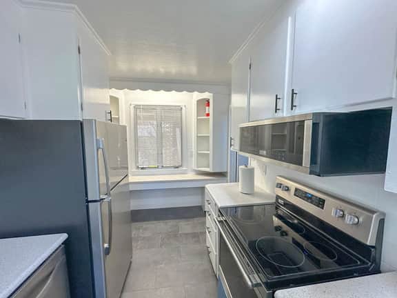 Arcade, Close to Fall, 4bdrm, off street Parking - Image 5