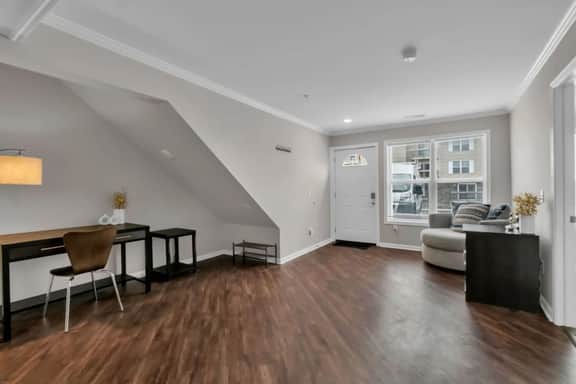 Modern 3 Bedroom, 3 Bath First-Floor Stay - Image 3