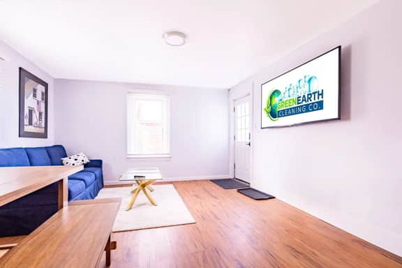Spacious 4BR 2 Bath Apartment near Niagara Falls - Image 4