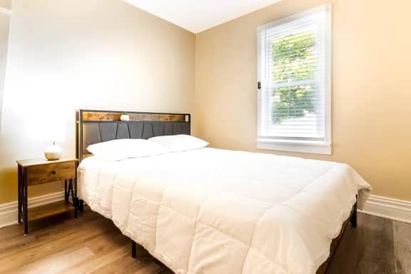 The Green Willow- 2BR 1 Bath near the falls - Image 5