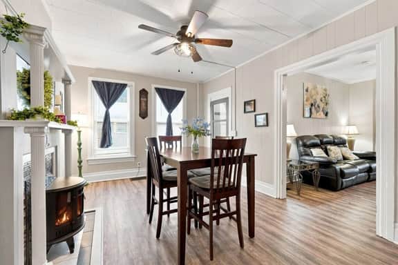 Beautifully Remodeled 4BR Home Near Niagara Falls! - Image 3