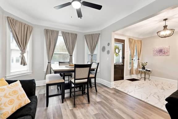 Beautifully Remodeled 5BR Home Near Niagara Falls! - Image 2