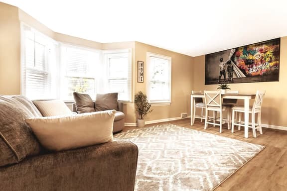 The Green Willow- 2BR 1 Bath near the falls - Image 1